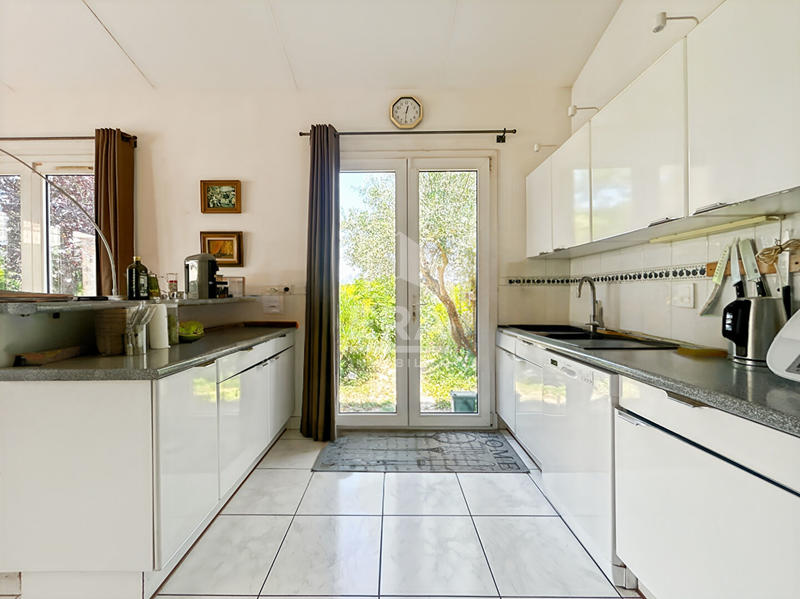 Villa - 315 m² - 6 pièces