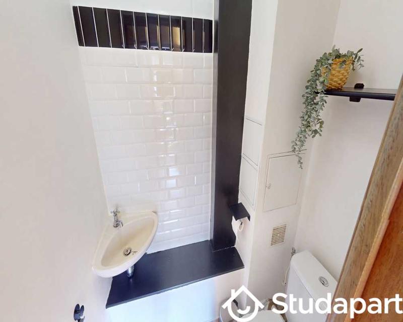 Chambre - 150 m² - 1 pièce