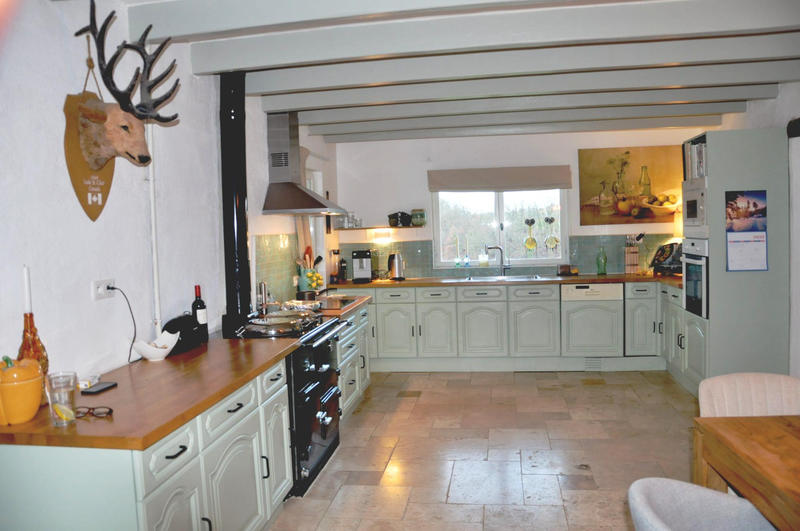 Maison - 216 m² - 7 pièces