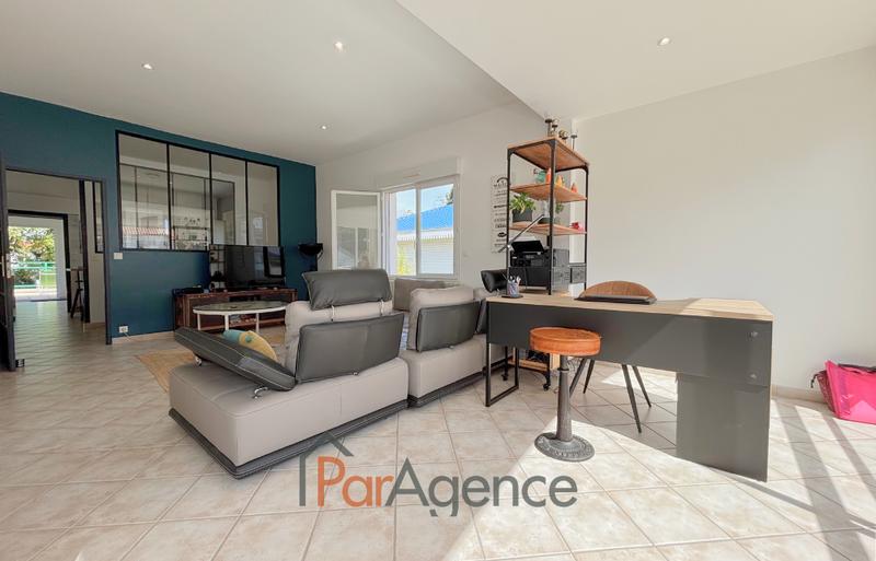 Maison - 220 m² - 8 pièces