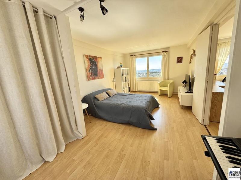 Maison - 280 m² - 10 pièces