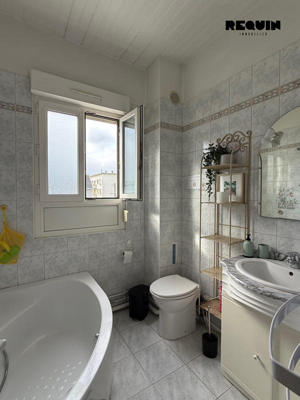 Maison - 106 m² - 6 pièces