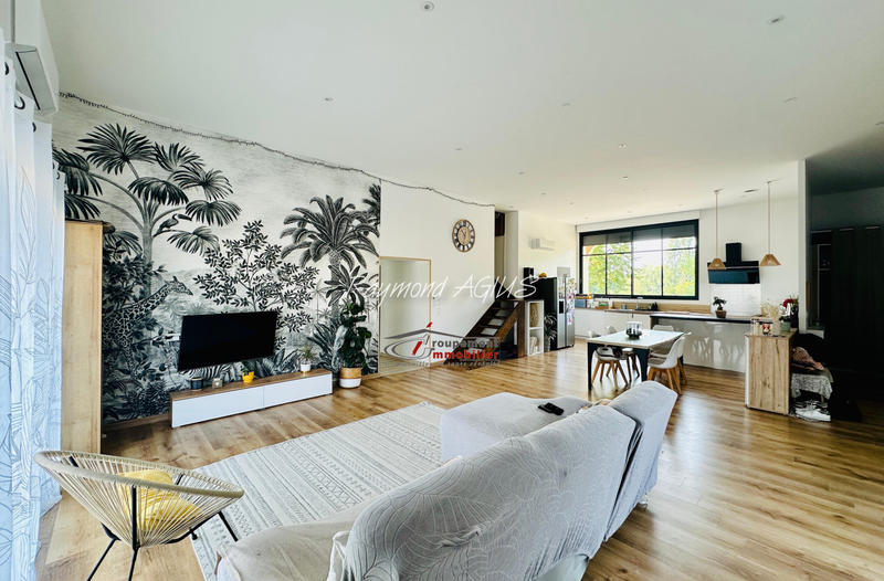 Maison - 330 m² - 14 pièces