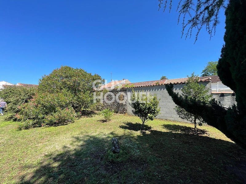 Maison - 235 m² - 10 pièces