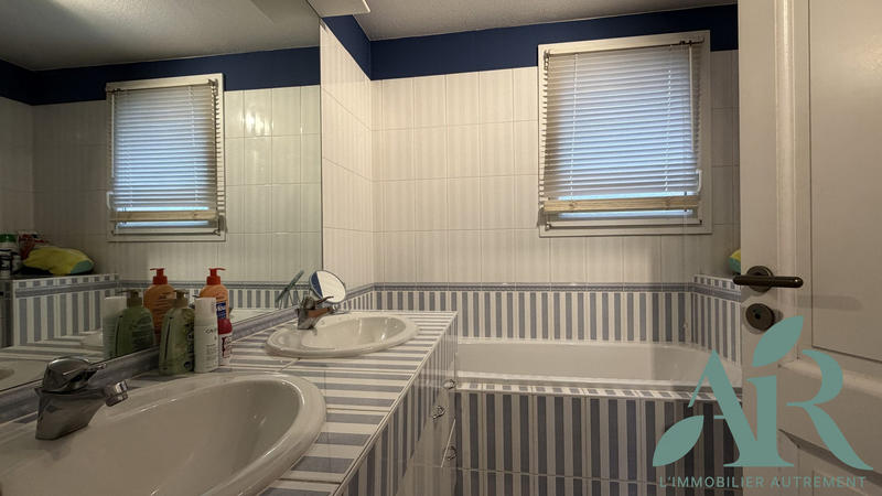 Appartement - 80 m² - 4 pièces