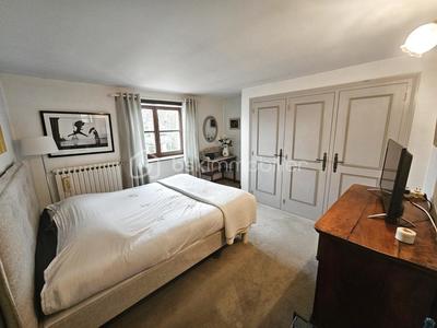 Maison - 235 m² - 7 pièces