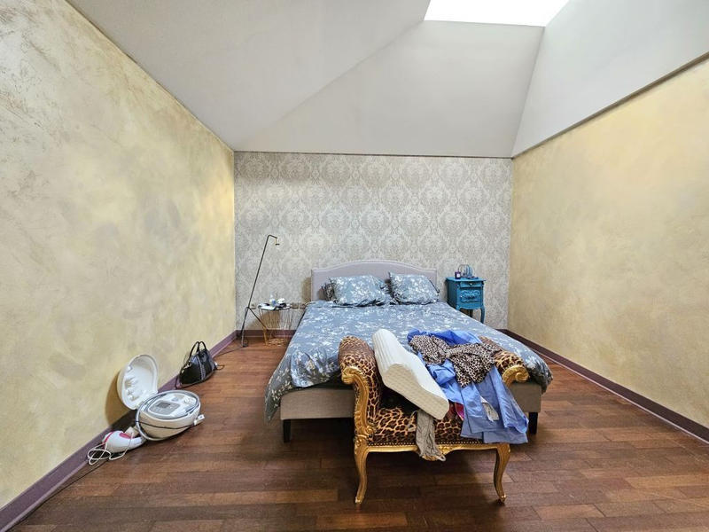 Loft - 224 m² - 5 pièces