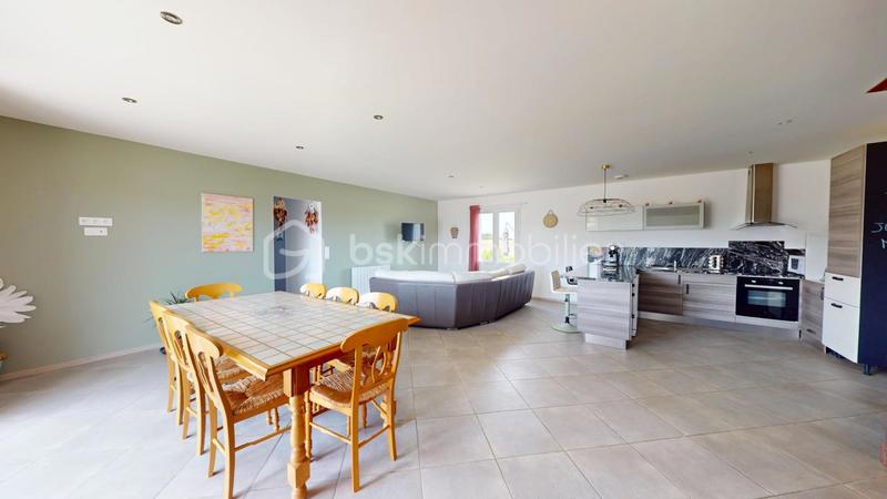 Maison - 121 m² - 6 pièces