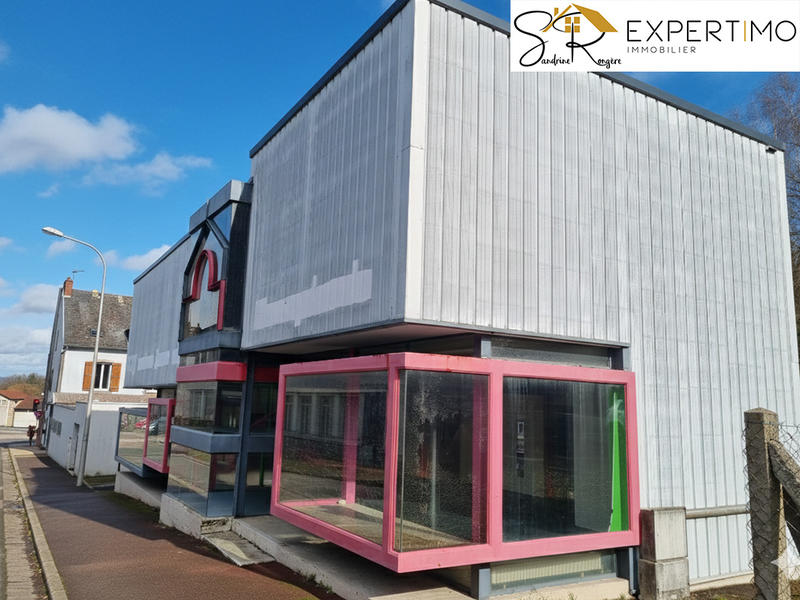 Maison - 320 m² - 5 pièces