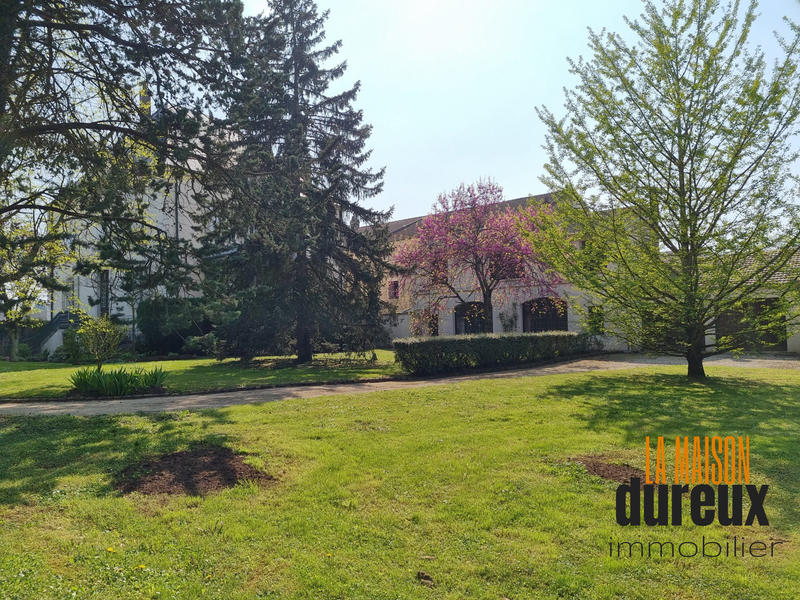 Maison - 310 m² - 12 pièces