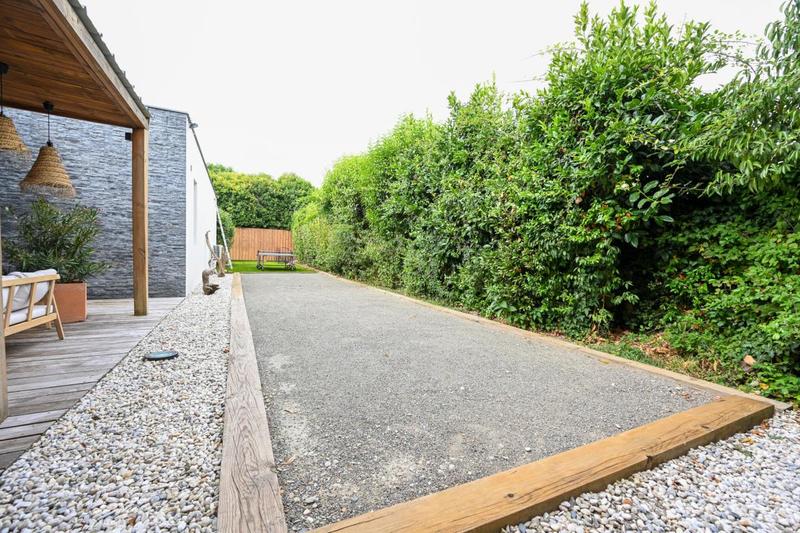 Maison - 270 m² - 7 pièces