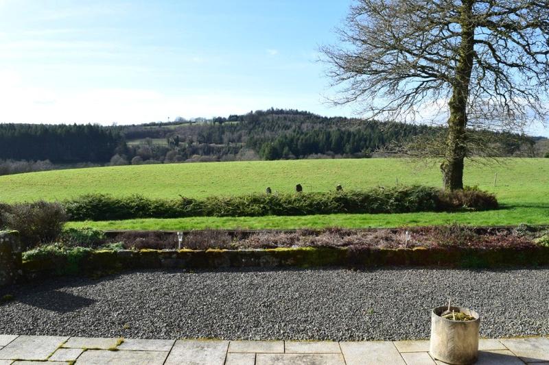 Maison - 245 m² - 10 pièces