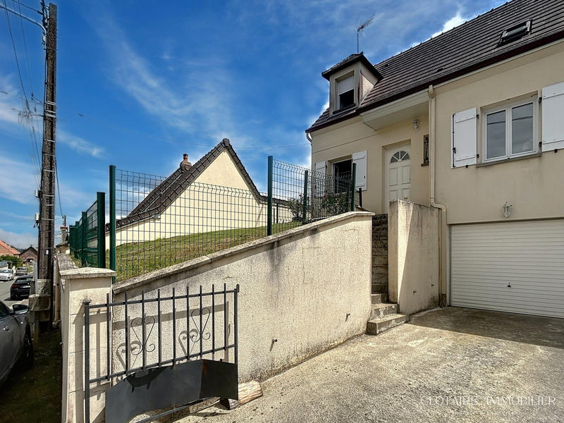 Maison - 90 m² - 5 pièces