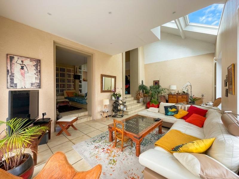 Maison - 195 m² - 6 pièces
