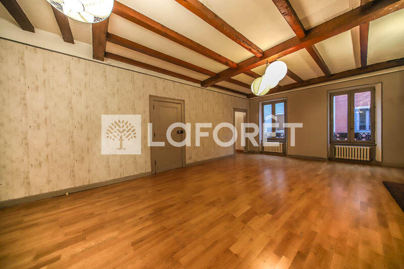 Maison - 256 m² - 5 pièces