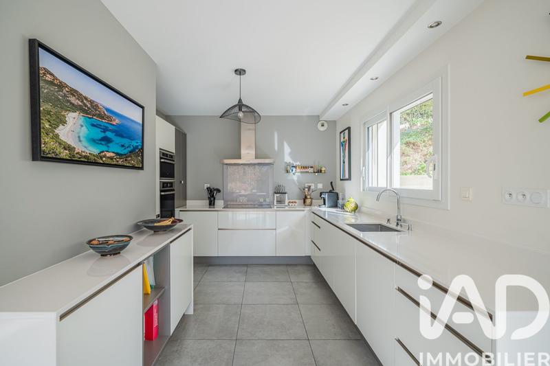 Maison - 136 m² - 6 pièces