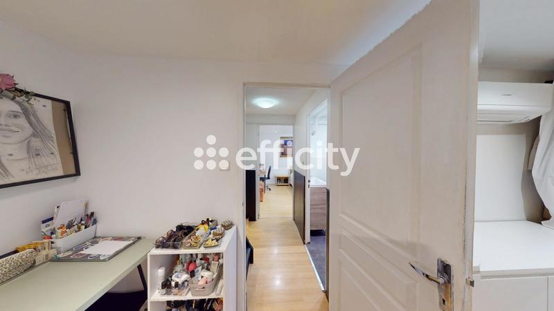 Maison - 94 m² - 5 pièces