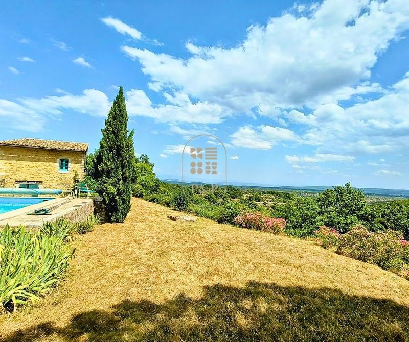 Mas - 250 m² - 11 pièces