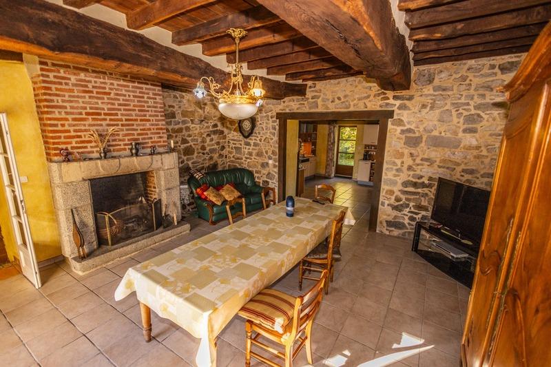 Propriété - 228 m² - 6 pièces