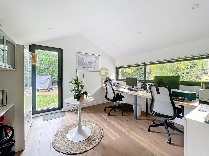 Maison - 245 m² - 9 pièces