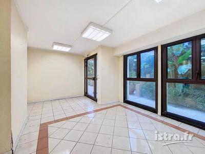 Local d'activités - 208 m² - 6 pièces