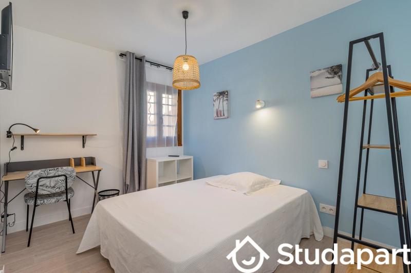 Chambre - 9 m² - 1 pièce