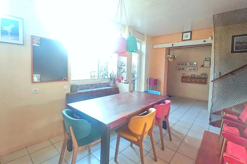 Maison - 204 m² - 6 pièces