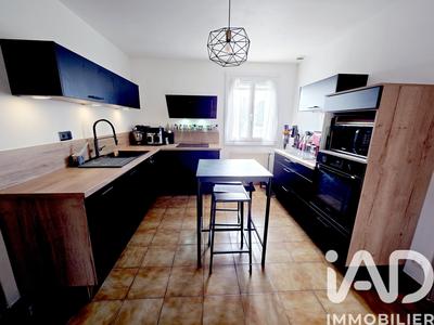 Maison - 98 m² - 4 pièces