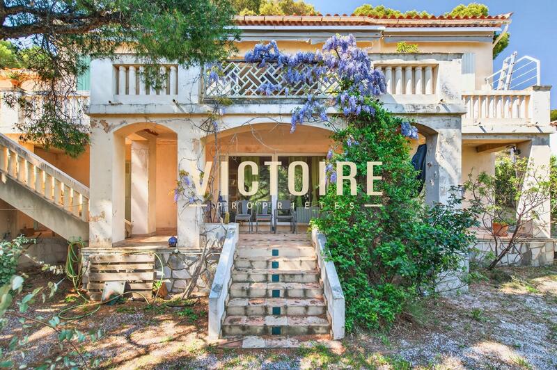 Villa - 215 m² - 9 pièces