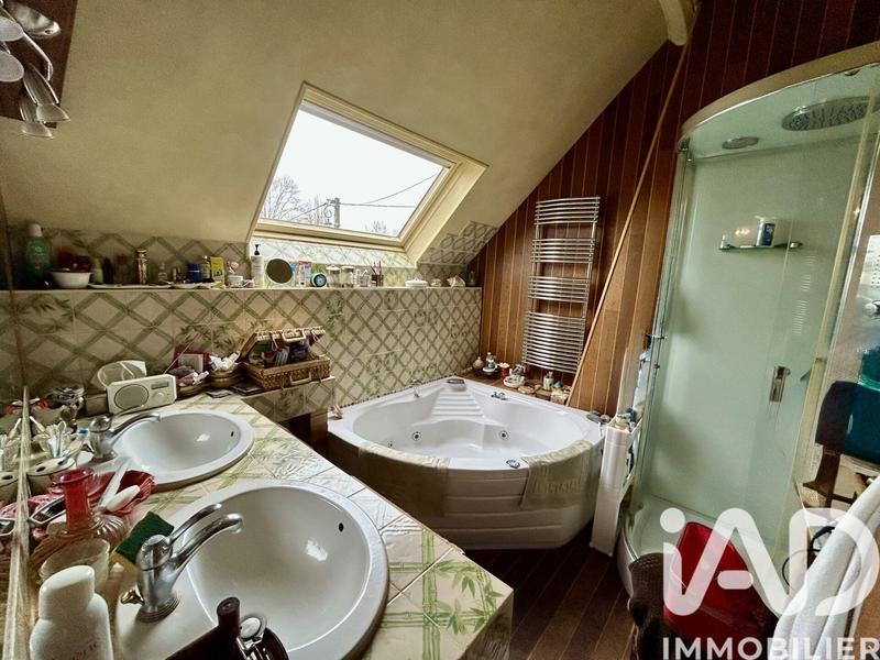 Maison - 229 m² - 8 pièces