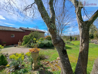 Maison - 260 m² - 9 pièces