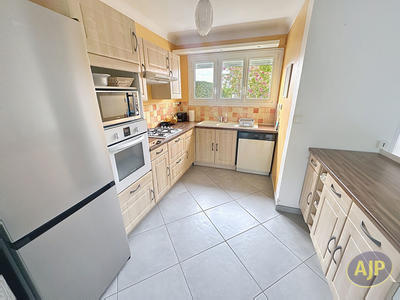 Maison - 86 m² - 6 pièces