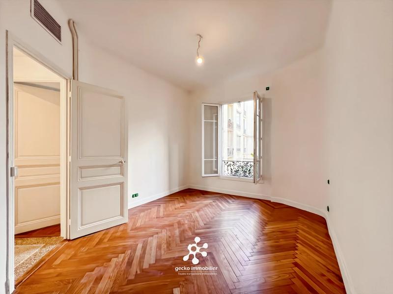 Appartement - 100 m² - 5 pièces