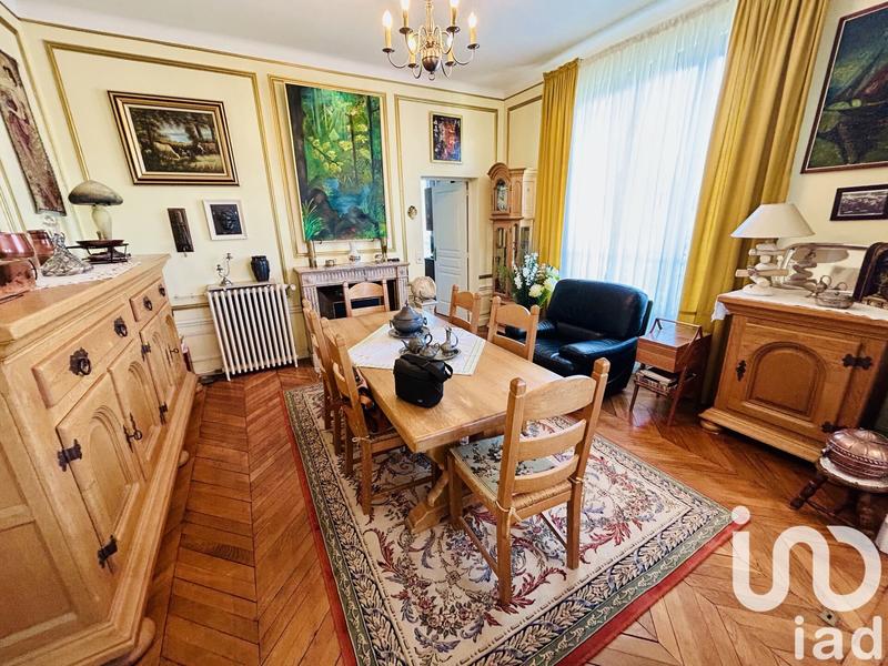 Château - 330 m² - 10 pièces