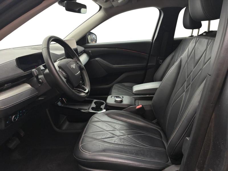 Ford Mustang Mach-E Standard Range 76 kWh 269 ch