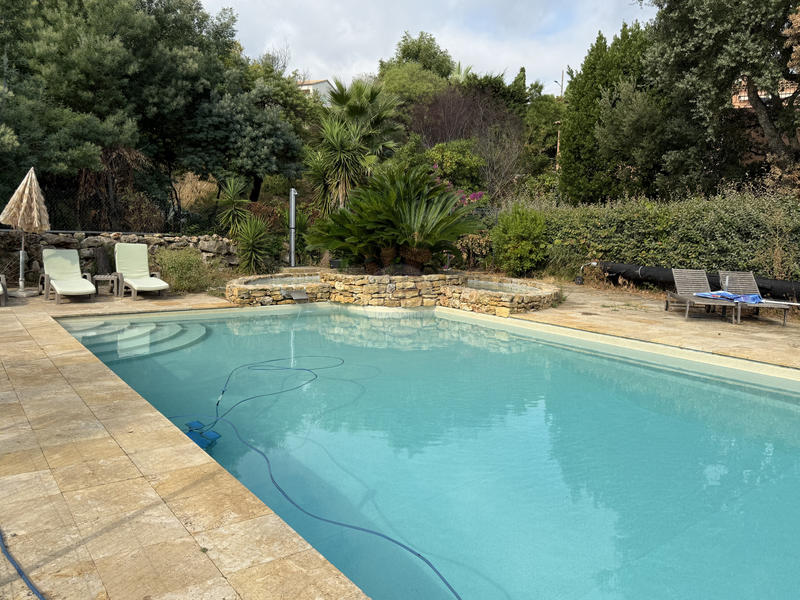 Villa - 250 m² - 7 pièces