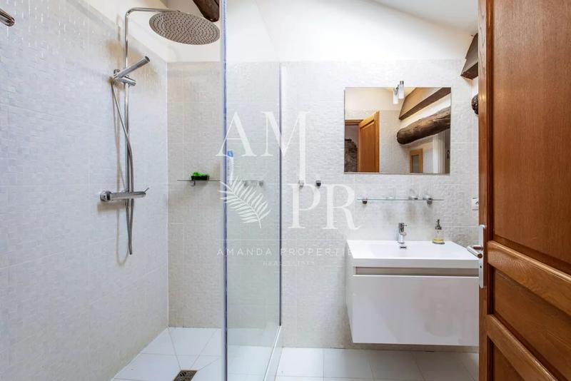 Appartement - 100 m² - 2 pièces