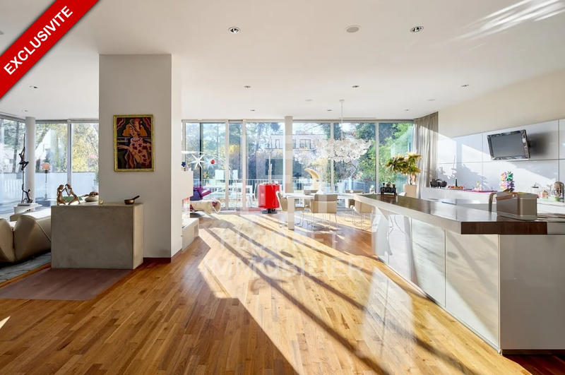 Demeure - 260 m² - 10 pièces