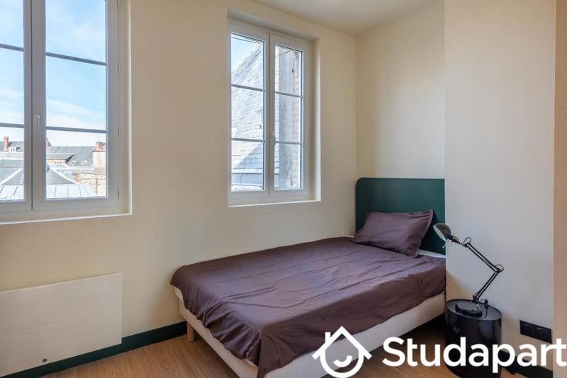 Chambre - 10 m² - 1 pièce