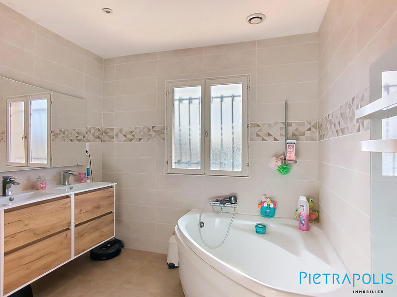 Villa - 142 m² - 5 pièces