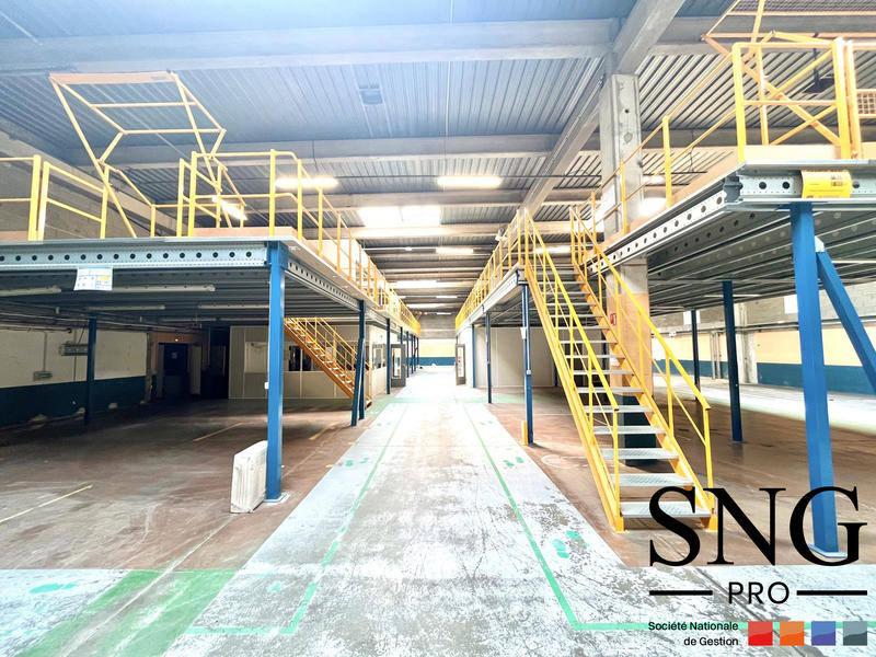 Entrepôt - 1 634 m²