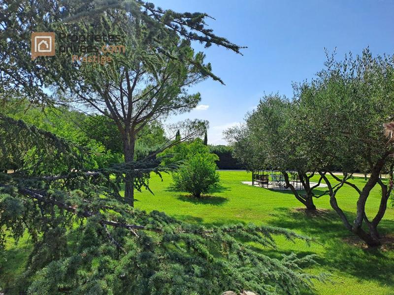 Demeure - 331 m² - 9 pièces