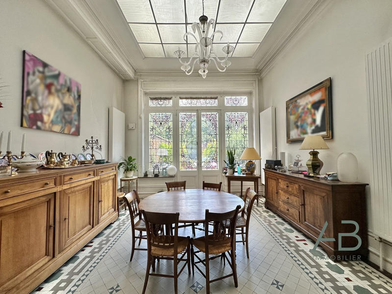 Maison ancienne - 289 m² - 10 pièces