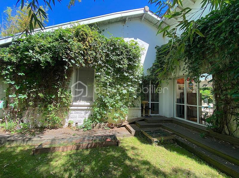 Maison - 215 m² - 8 pièces