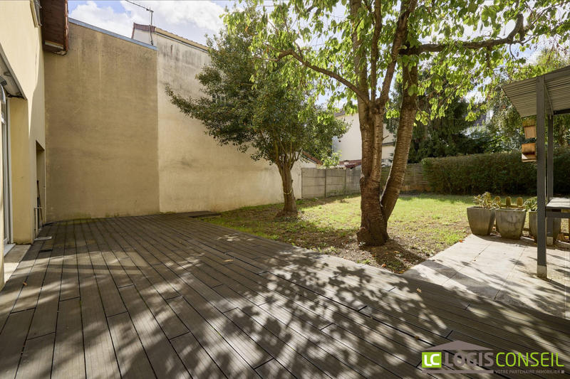 Maison traditionnelle - 128 m² - 8 pièces