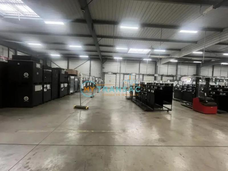 Local d'activités - 2 800 m²