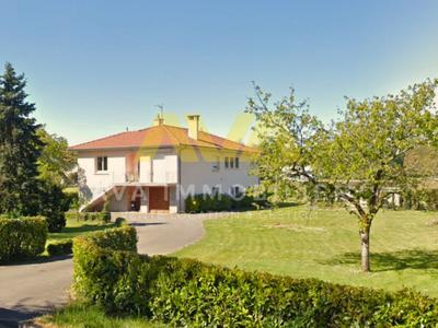 Maison - 202 m² - 8 pièces