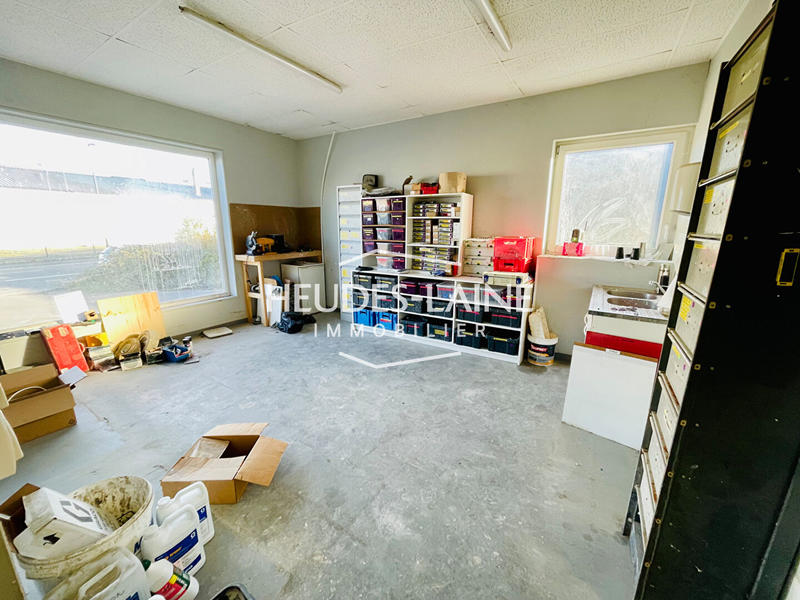 Local commercial - 1 100 m²