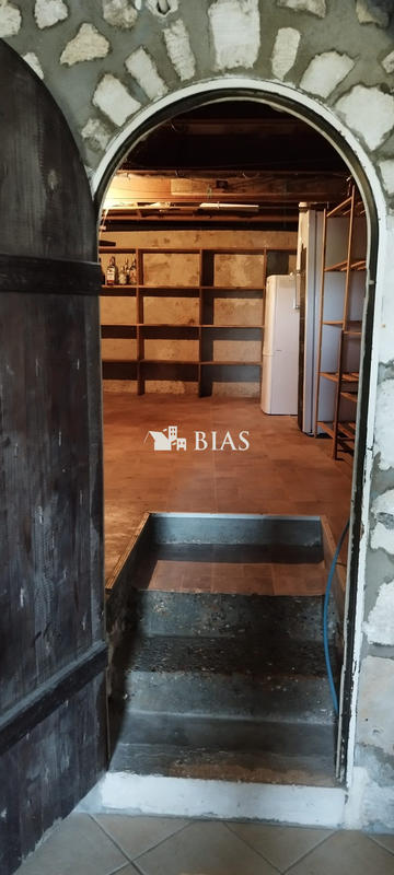 Maison - 246 m² - 9 pièces