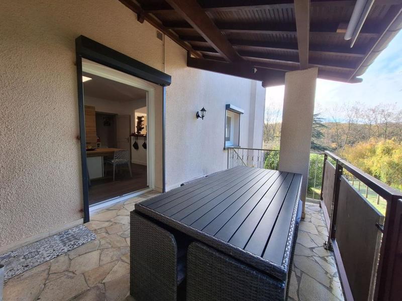 Maison - 225 m² - 9 pièces